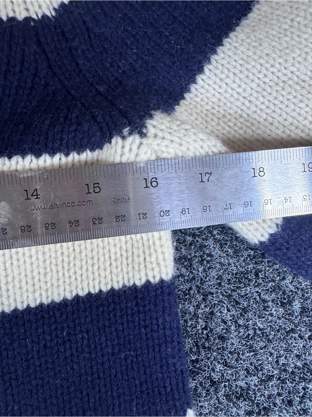 GAP women’s white/blue striped 100% lambs wool toggle cardigan - Picture 7 of 8
